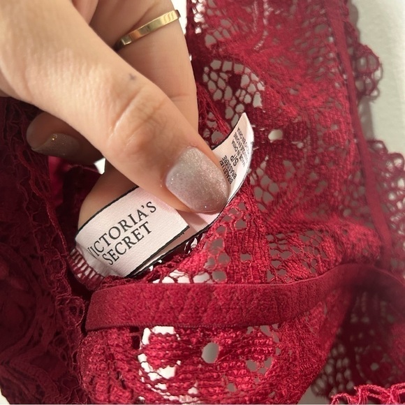 Victoria secret deep plunge red lace bralette S - Picture 4 of 4